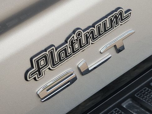 Used 2020 GMC Sierra 1500 SLT AWD/4WD image 17