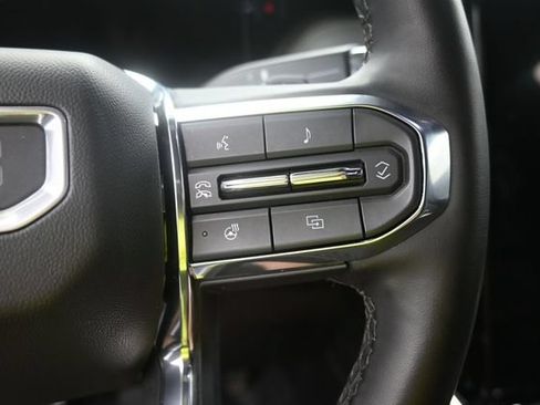 Used 2025 GMC Yukon Elevation w/ LPO, Elevation Black Package AWD/4WD image 19