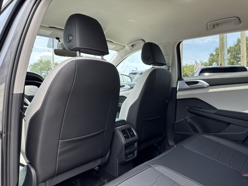 New 2026 Volkswagen Taos SE AWD/4WD image 17