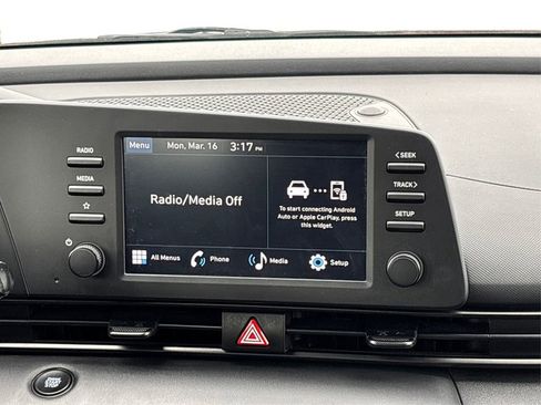 Certified 2025 Hyundai Elantra Sport image 17