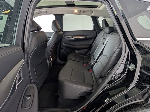 Certified 2025 INFINITI QX50 Luxe image 7