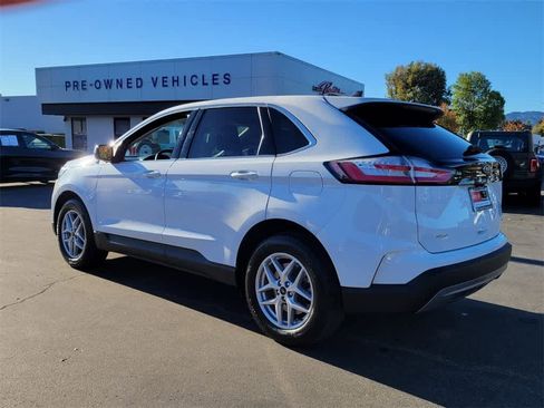 Used 2024 Ford Edge SEL image 3