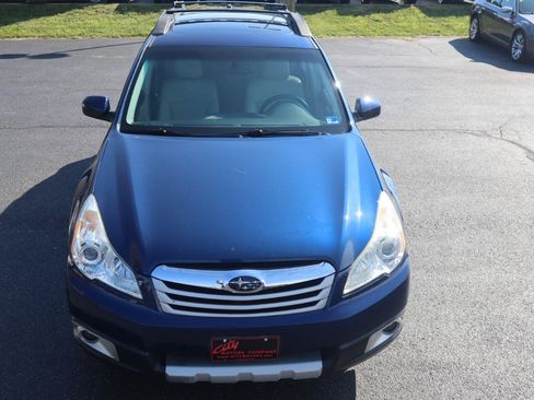 Used 2011 Subaru Outback 2.5i Limited w/ PWR Moonroof Pkg AWD/4WD image 4