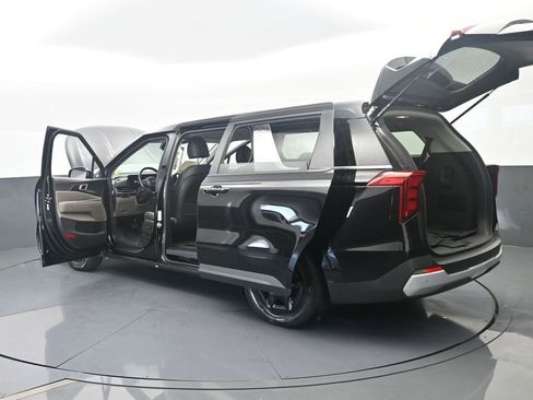 Used 2025 Kia Carnival image 73