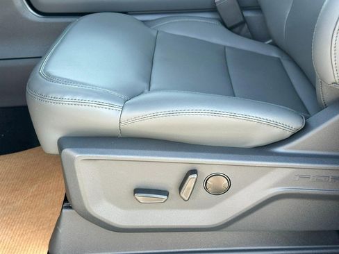 New 2026 Ford Expedition Active image 12