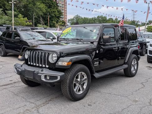 Used 2022 Jeep Wrangler Unlimited Sahara w/ Cold Weather Group AWD/4WD image 2