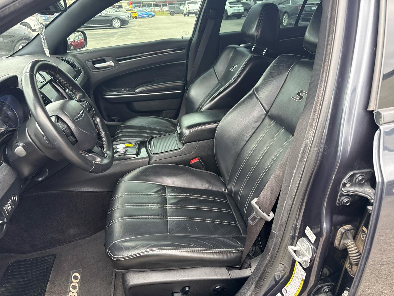 Used 2017 Chrysler 300 S AWD/4WD image 9