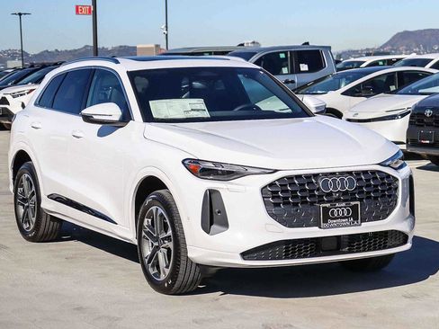 New 2025 Audi Q5 Premium image 3