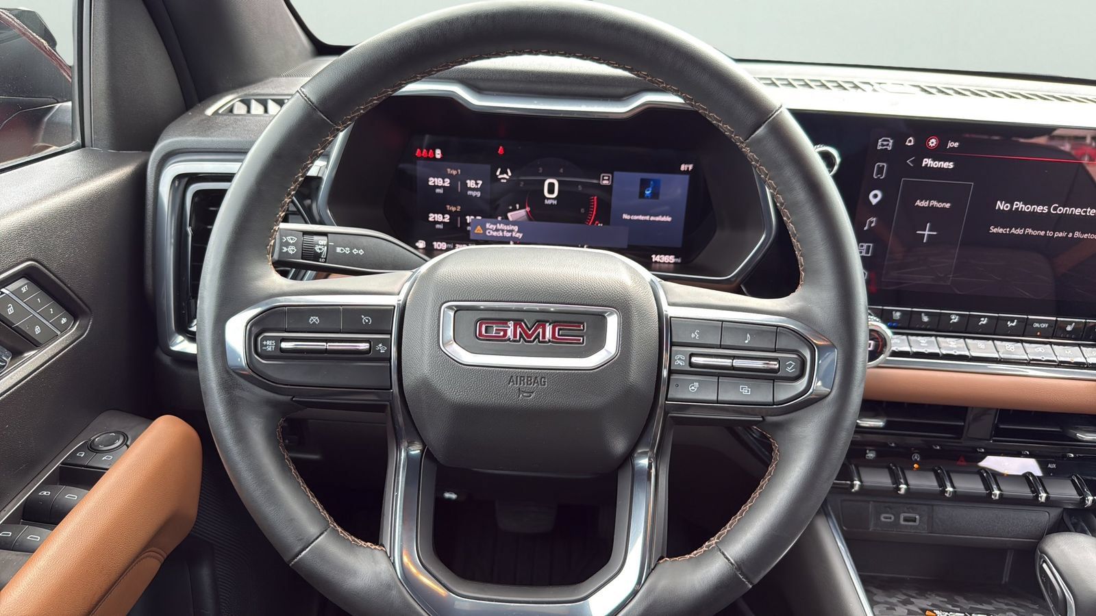 Used 2024 GMC Canyon AT4 w/ AT4 Premium Package AWD/4WD image 14
