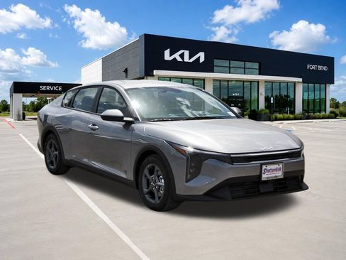 New 2026 Kia K4 FWD image 3