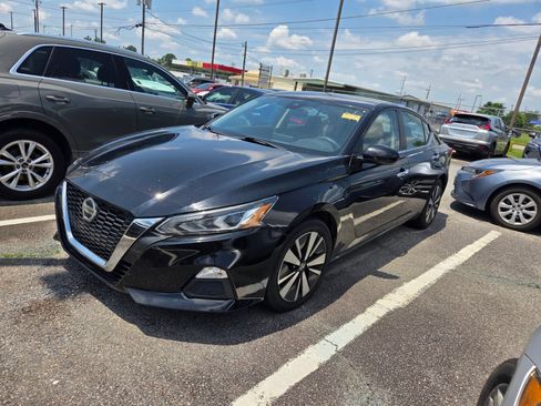 Used 2021 Nissan Altima 2.5 SV FWD image 3