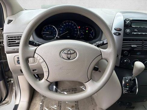 Used 2007 Toyota Sienna LE image 13
