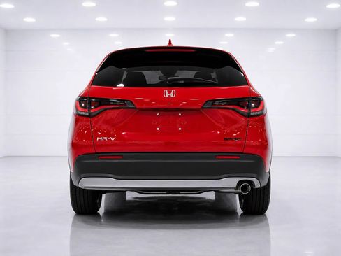 Used 2025 Honda HR-V Sport image 4