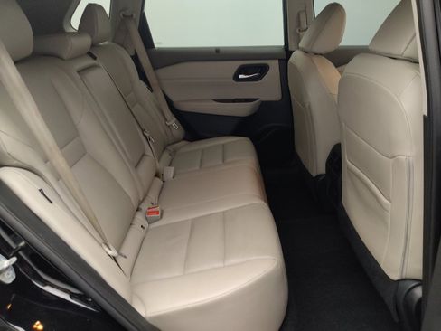 Used 2023 Nissan Rogue SV w/ SV Premium B Package FWD image 19