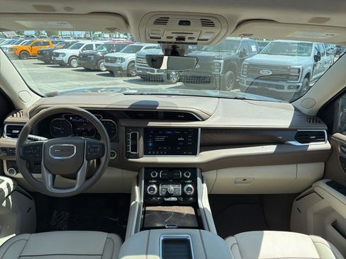 Used 2021 GMC Yukon Denali w/ Denali Ultimate Package RWD image 26