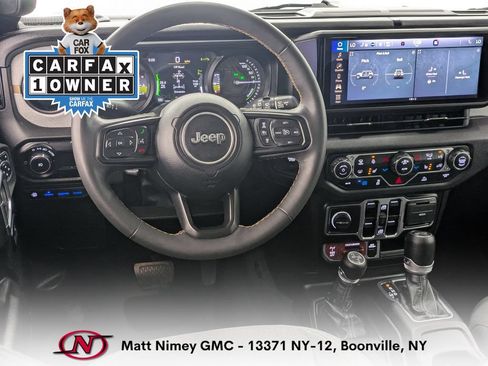 Used 2024 Jeep Wrangler Unlimited AWD/4WD image 5