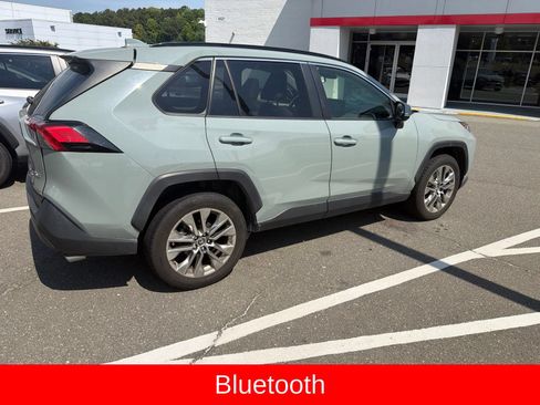Used 2019 Toyota RAV4 XLE Premium FWD image 2