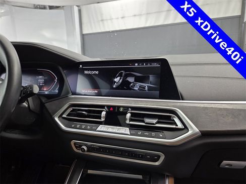 Used 2023 BMW X5 xDrive40i w/ Premium Package image 22