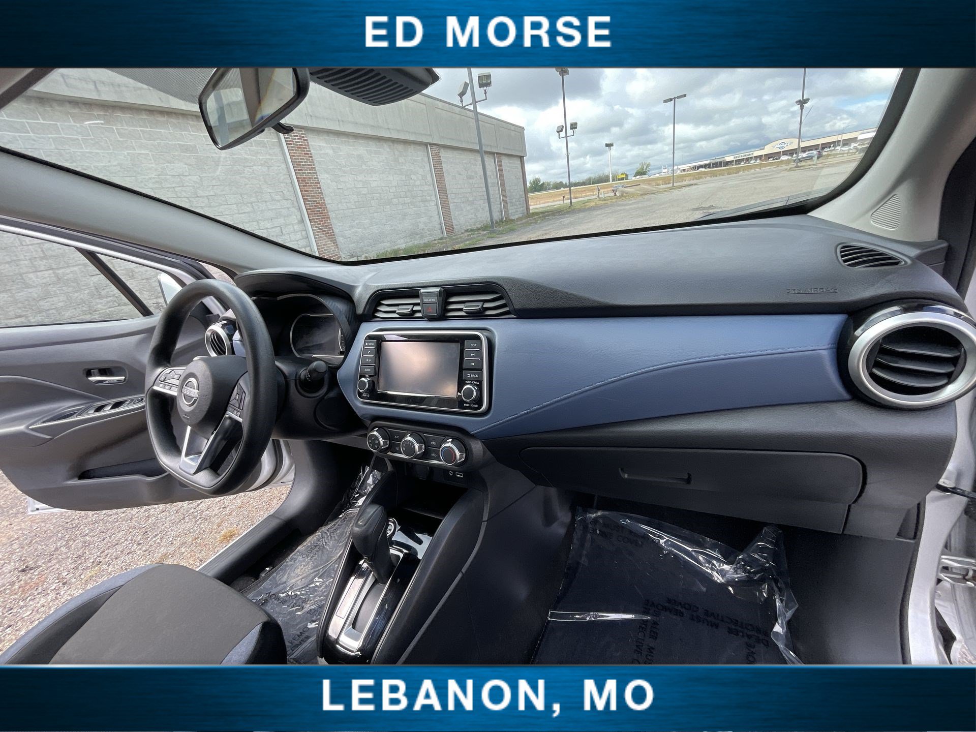 Used 2025 Nissan Versa SV FWD image 26