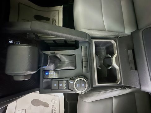 Used 2025 Toyota Tacoma SR5 image 21