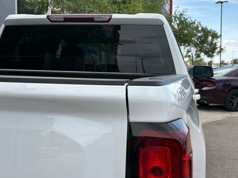 Used 2025 GMC Sierra 1500 Elevation AWD/4WD image 9