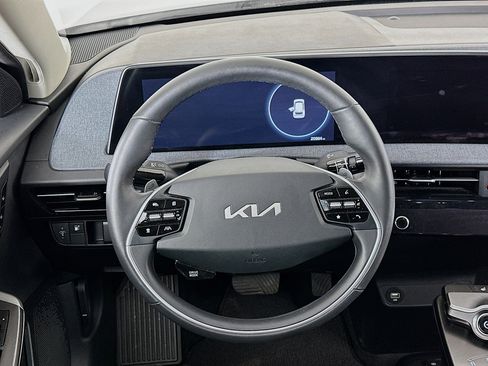 Used 2024 Kia EV6 Light image 18
