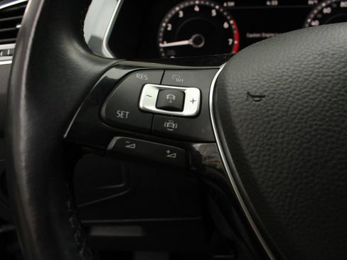 Used 2019 Volkswagen Tiguan SEL AWD/4WD image 31