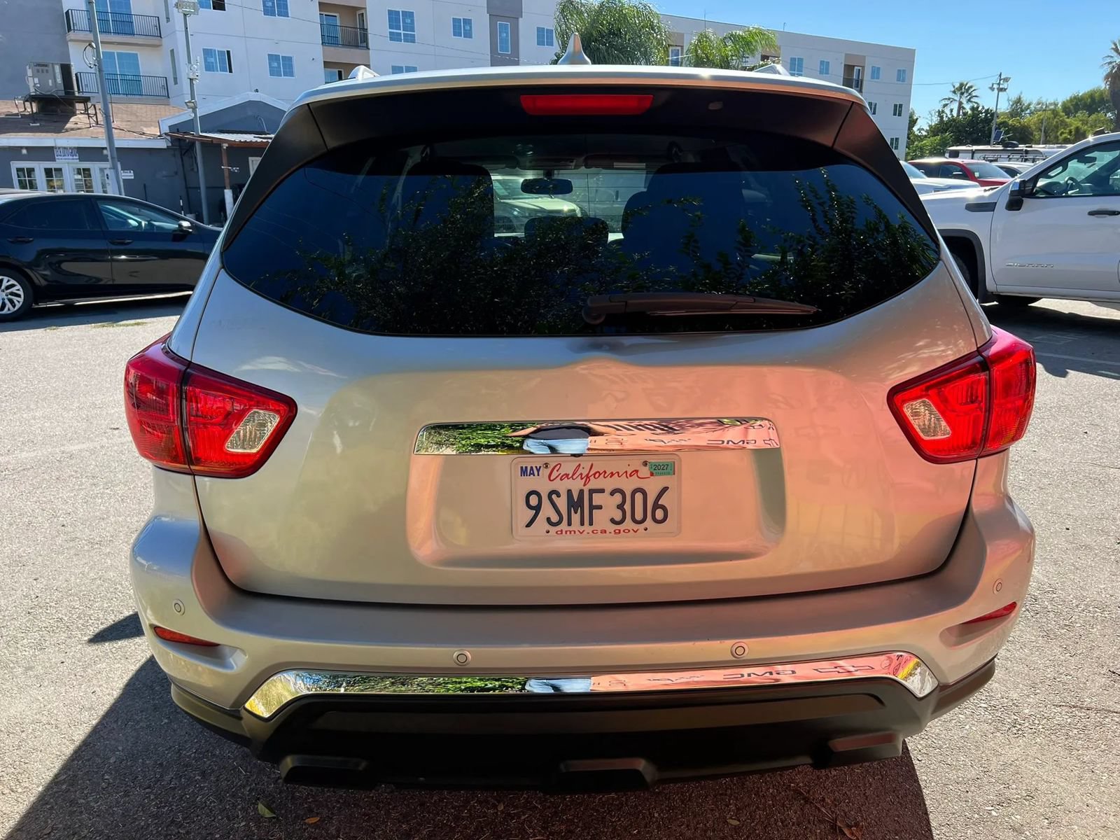 Used 2019 Nissan Pathfinder SV FWD image 5