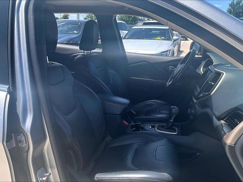 Used 2016 Jeep Cherokee Limited FWD image 8