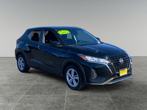 Used 2024 Nissan Kicks S FWD image 7