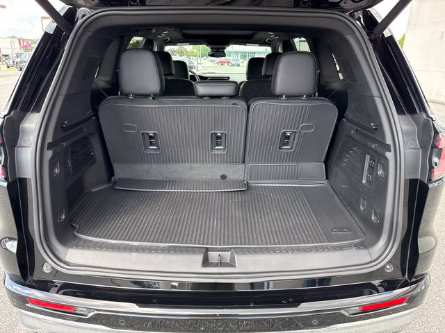 Used 2024 GMC Acadia Denali AWD/4WD image 9