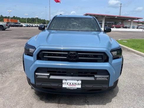 New 2026 Toyota 4Runner SR5 AWD/4WD image 2
