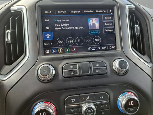 Used 2022 GMC Sierra 1500 AT4 w/ AT4 Premium Package image 9