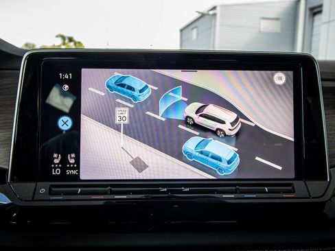 New 2026 Volkswagen Atlas SEL image 38