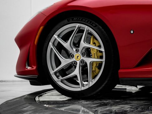 Used 2018 Ferrari 812 Superfast image 92