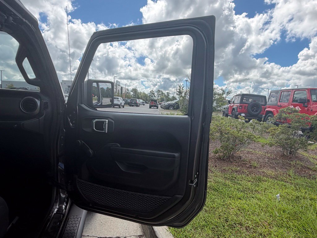 Used 2022 Jeep Wrangler Sport AWD/4WD image 45