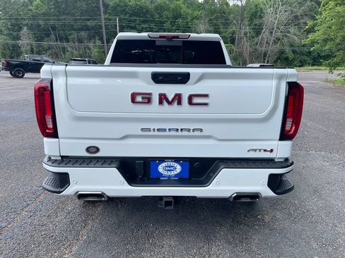 Used 2025 GMC Sierra 1500 AT4 w/ AT4 Premium Package AWD/4WD image 5