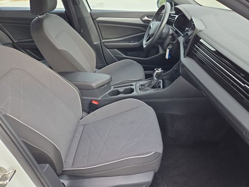 Used 2025 Volkswagen Jetta Sport image 30