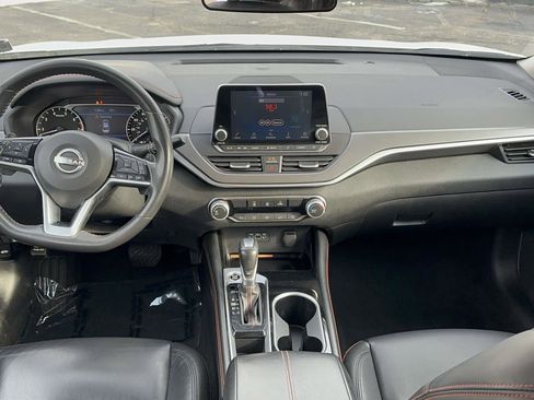 Used 2023 Nissan Altima 2.5 SR image 11
