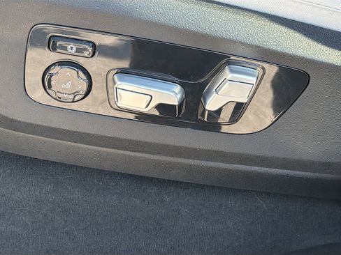 Used 2023 BMW X7 xDrive40i w/ Premium Package image 27