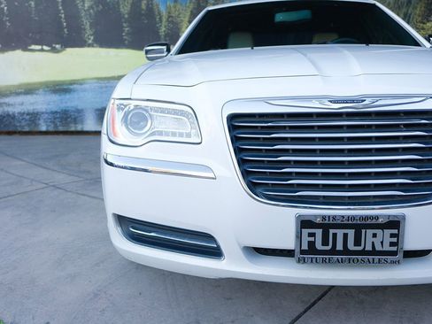 Used 2013 Chrysler 300 Motown image 36