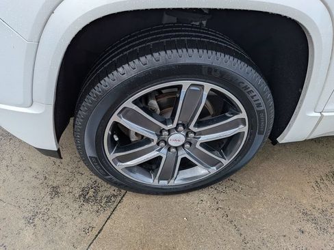 Used 2018 GMC Acadia Denali w/ Technology Package FWD image 7