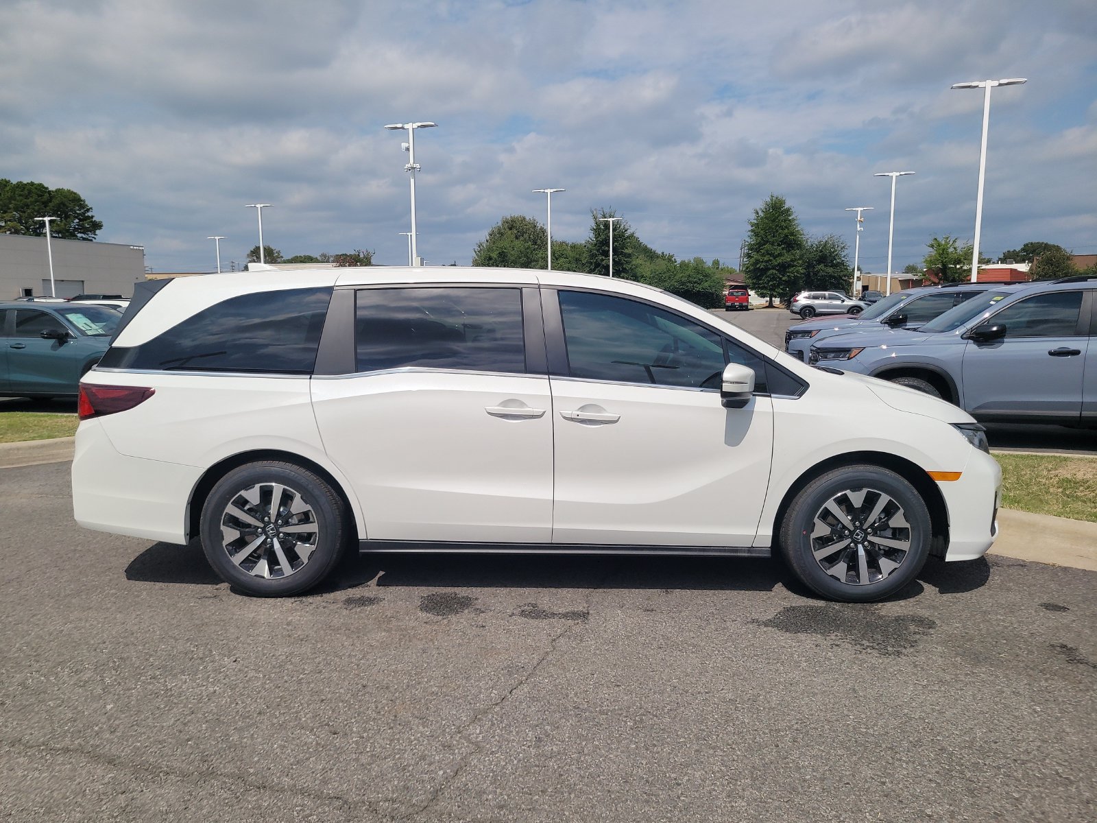 New 2027 Honda Odyssey EX-L image 2