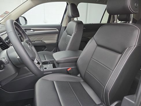Certified 2023 Volkswagen Atlas SE image 16