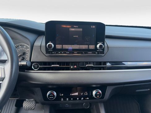 Used 2022 Mitsubishi Outlander ES FWD image 17