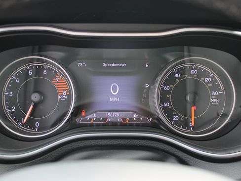 Used 2019 Jeep Cherokee Limited w/ Luxury Group AWD/4WD image 17