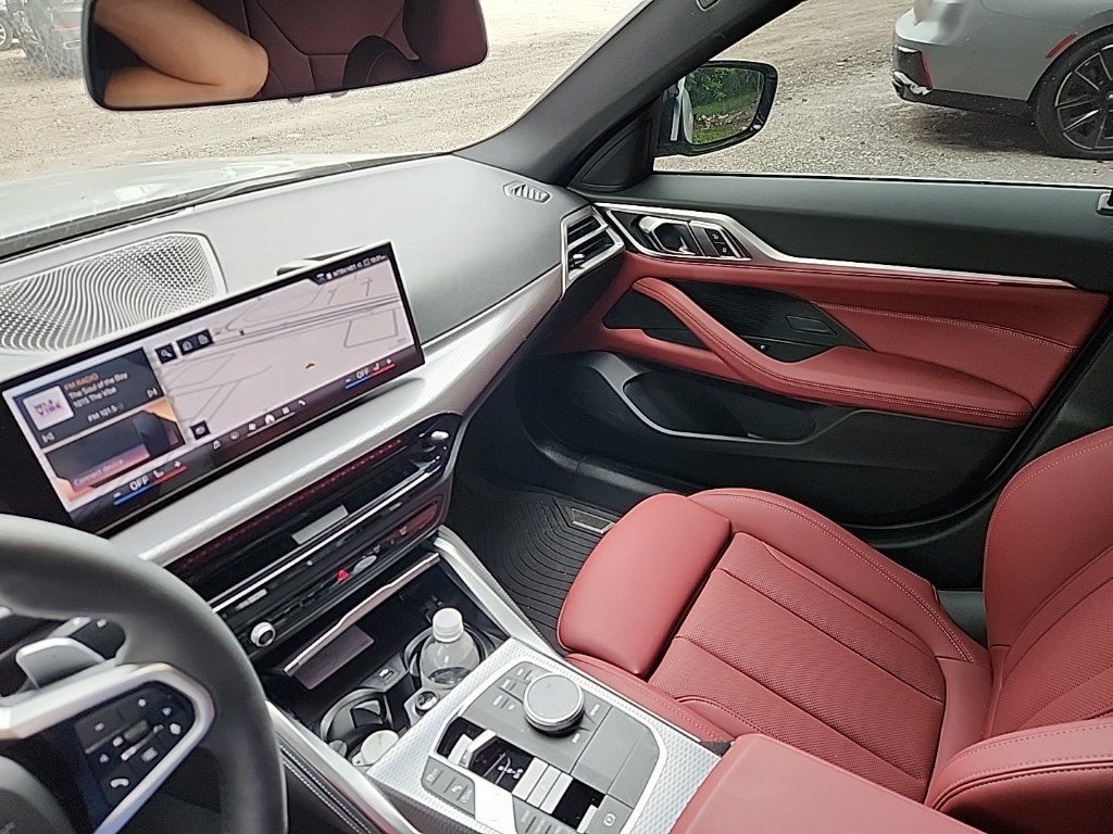 Used 2025 BMW 430i w/ M Sport Package RWD image 6