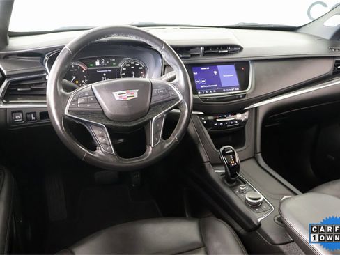 Used 2023 Cadillac XT5 Premium Luxury image 2