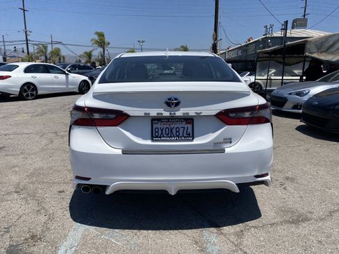 Used 2021 Toyota Camry SE FWD image 9