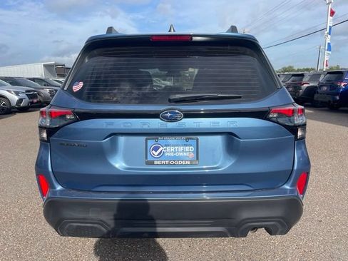 Used 2025 Subaru Forester AWD/4WD image 8